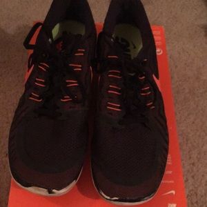 Nike Free 5.0 Black Hyper Orange Size 9.5